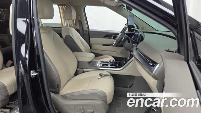 Kia Canival 2022 — photo 17