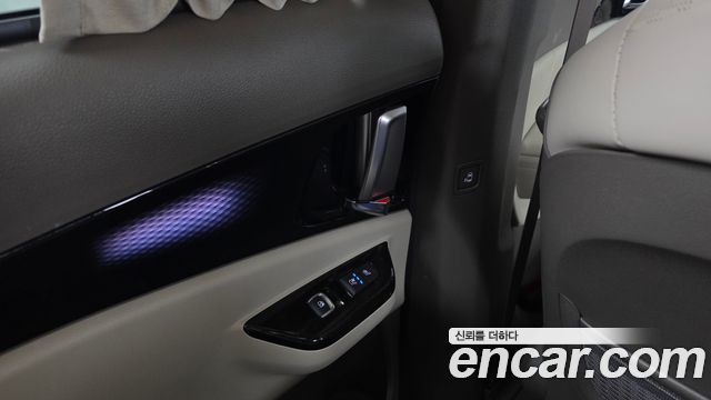 Kia Canival 2022 — photo 25