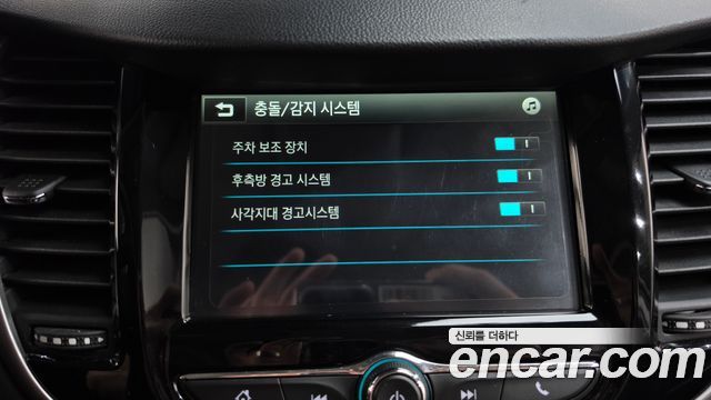 Chevrolet Korea Trax 2019 — photo 16
