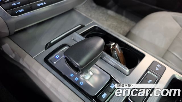 Genesis G80 2017 — photo 12