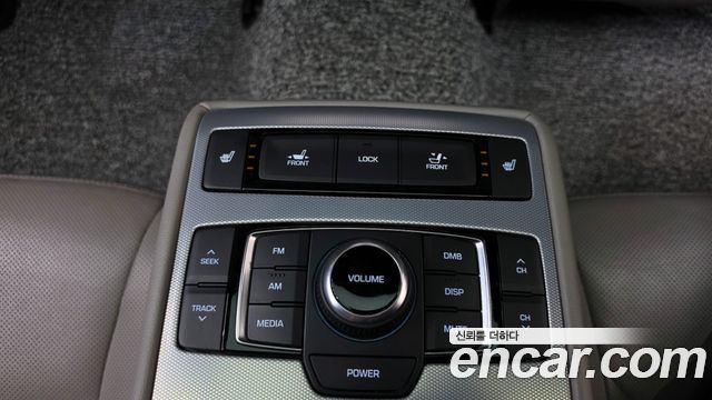 Genesis G80 2017 — photo 17