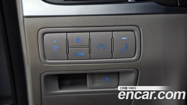 Genesis G80 2017 — photo 18