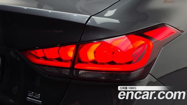 Genesis G80 2017 — photo 22
