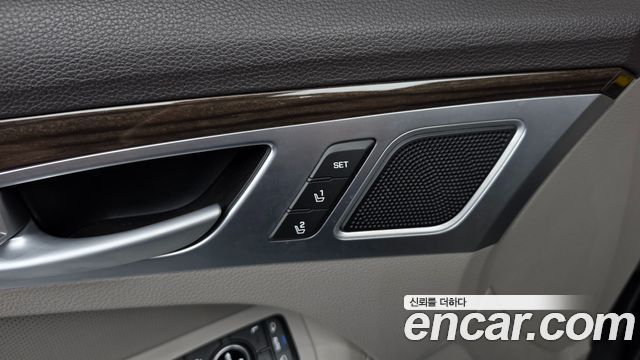Genesis G80 2017 — photo 26