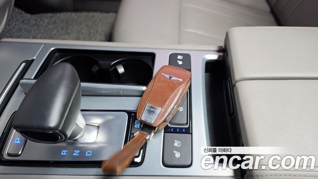 Genesis G80 2017 — photo 27