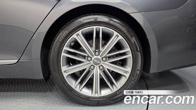 Genesis G80 2017 — photo 32
