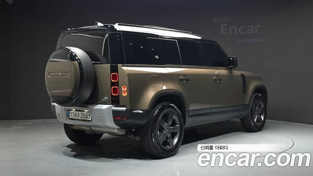 Land Rover Defender 2023 — photo 2
