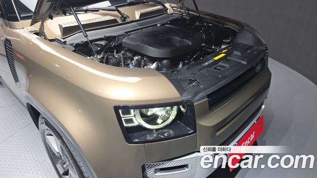 Land Rover Defender 2023 — photo 6