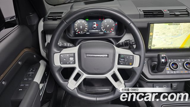Land Rover Defender 2023 — photo 20