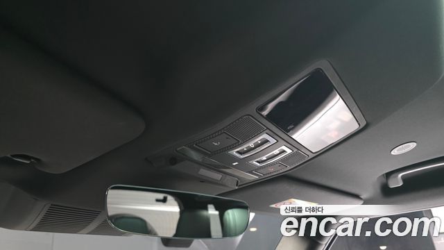 Land Rover Defender 2023 — photo 22