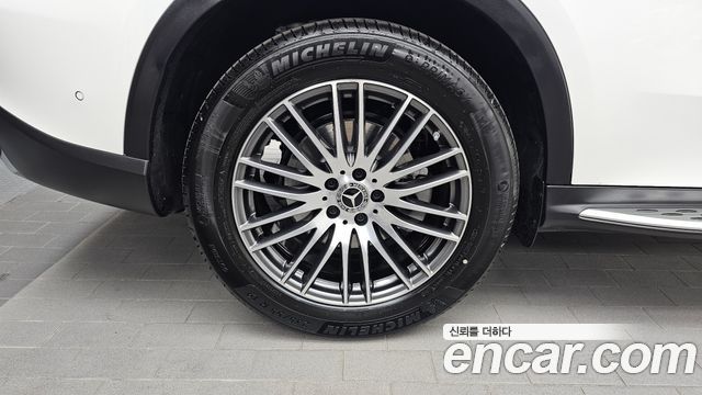 Mercedes-Benz GLC-Class 2026 — photo 5