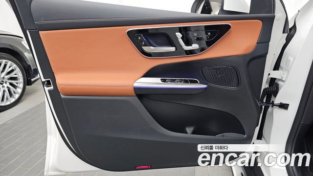 Mercedes-Benz GLC-Class 2026 — photo 14