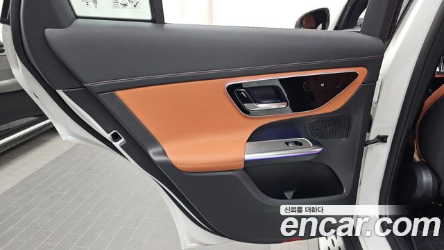 Mercedes-Benz GLC-Class 2026 — photo 15