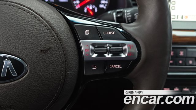 Kia K7 2017 — photo 15