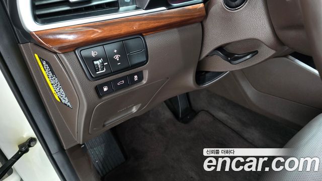 Kia K7 2017 — photo 18