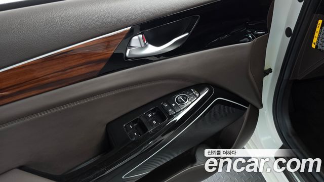Kia K7 2017 — photo 19