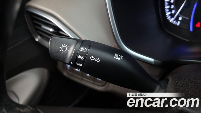 Hyundai Santafe 2019 — photo 28