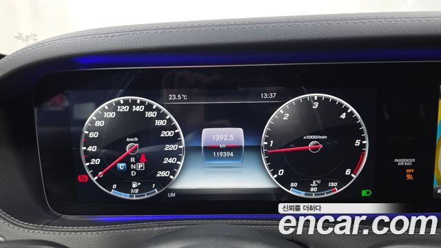 Mercedes-Benz S-Class 2019 — photo 11