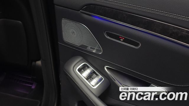 Mercedes-Benz S-Class 2019 — photo 25