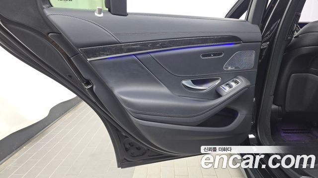 Mercedes-Benz S-Class 2019 — photo 15