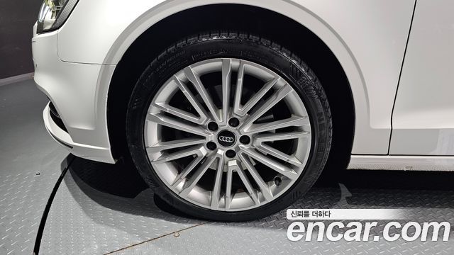 Audi A3 2018 — photo 5