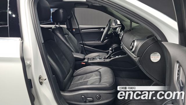 Audi A3 2018 — photo 18