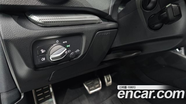 Audi A3 2018 — photo 22