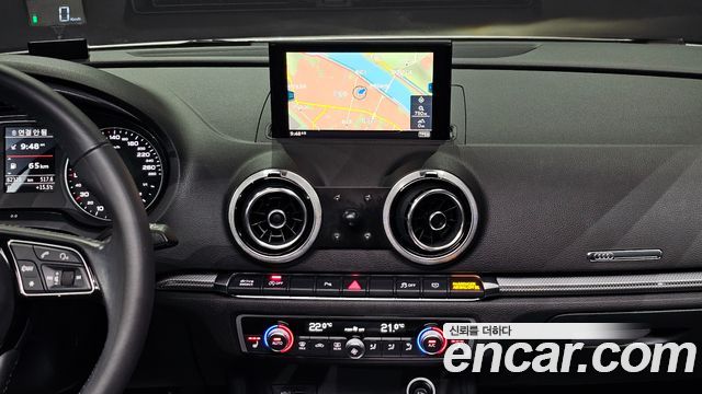 Audi A3 2018 — photo 25