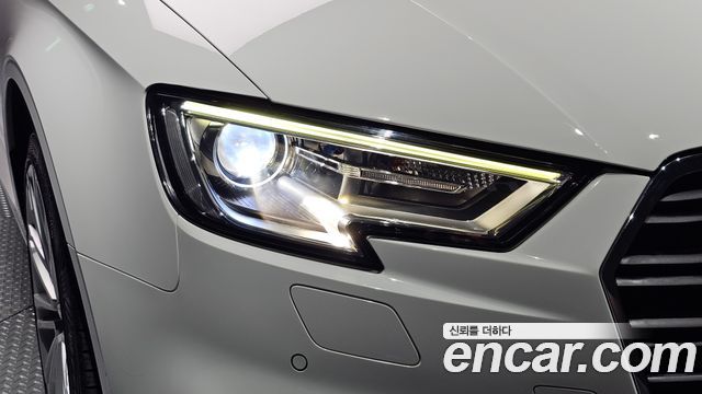 Audi A3 2018 — photo 8