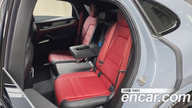 Porsche Cayenne 2024 — photo 18