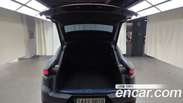 Porsche Cayenne 2024 — photo 24