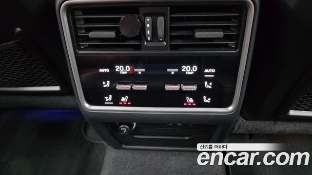 Porsche Cayenne 2024 — photo 31