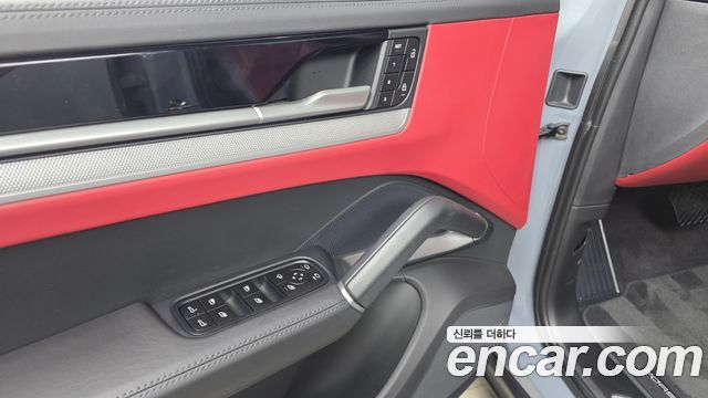 Porsche Cayenne 2024 — photo 33
