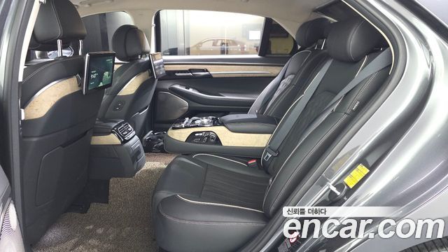 Genesis G90 2019 — photo 18