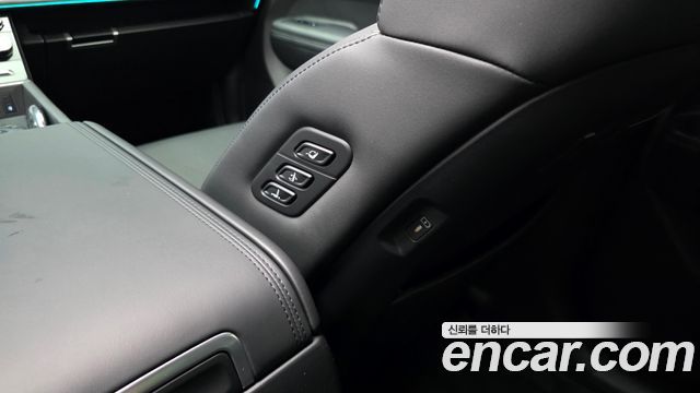 Hyundai Santafe 2025 — photo 31
