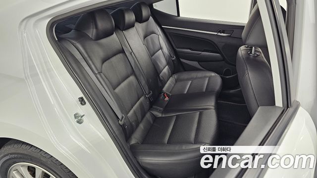 Hyundai AVANTE 2020 — photo 17