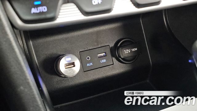 Hyundai AVANTE 2020 — photo 22