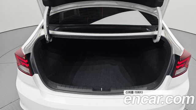 Hyundai AVANTE 2020 — photo 26