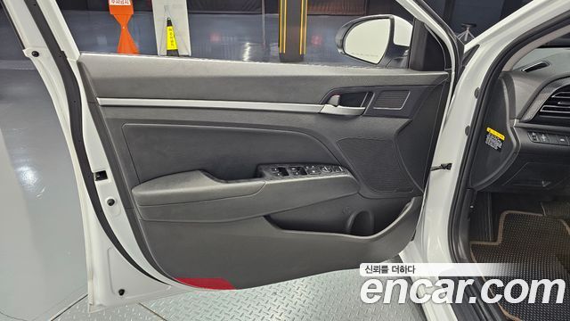 Hyundai AVANTE 2020 — photo 14