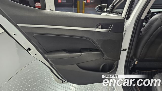 Hyundai AVANTE 2020 — photo 15