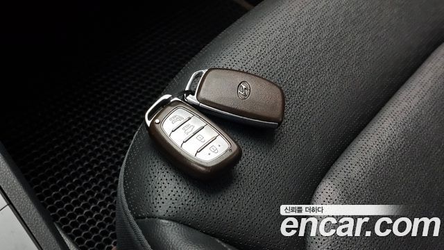 Hyundai AVANTE 2020 — photo 32