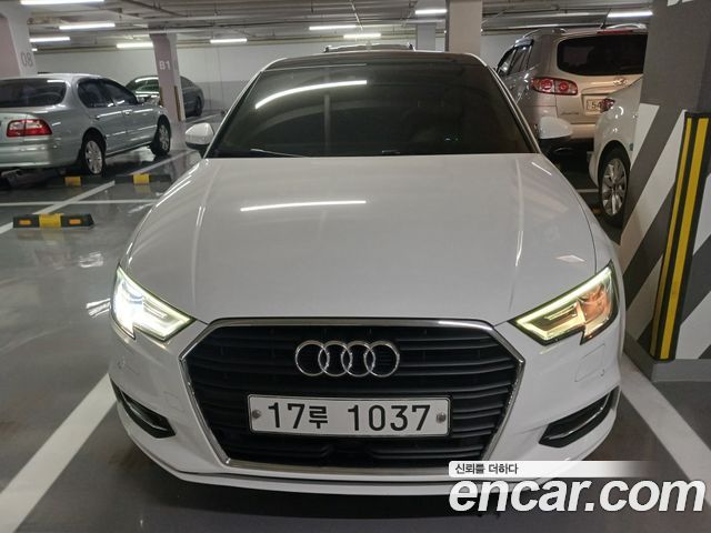 Audi A3 2018 — photo 2