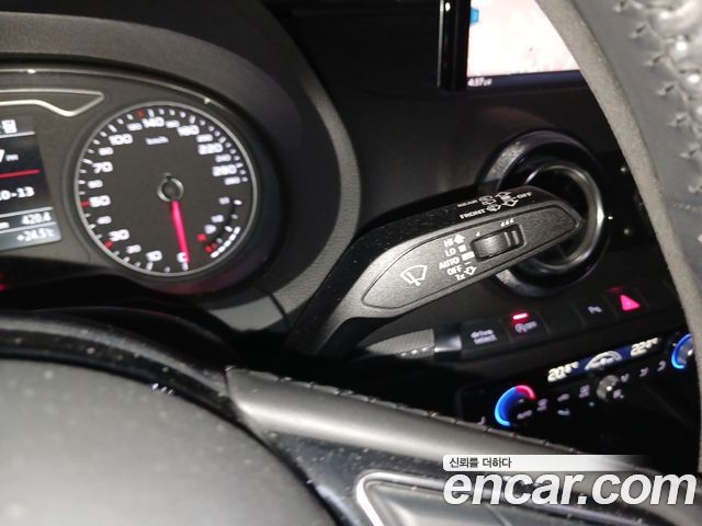 Audi A3 2018 — photo 14