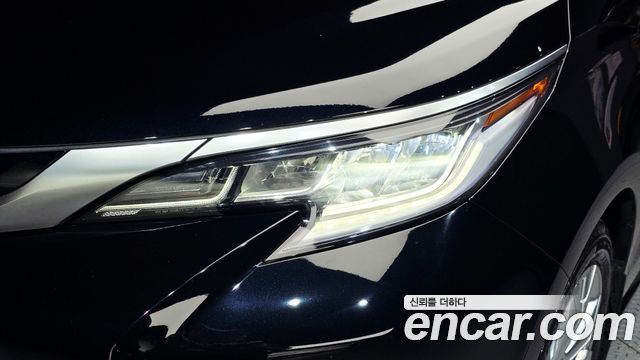 Toyota Sienna 2022 — photo 8