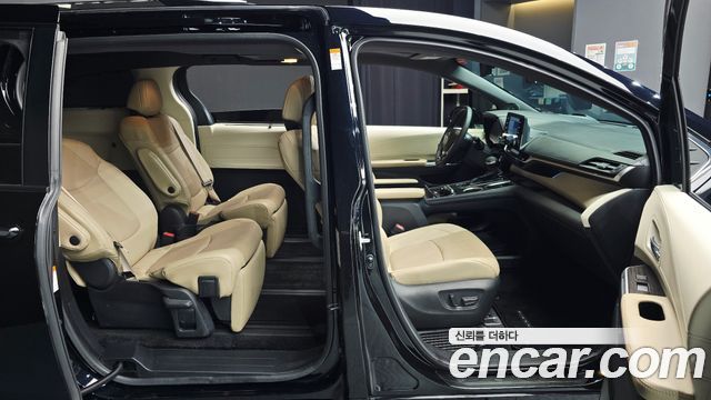 Toyota Sienna 2022 — photo 16
