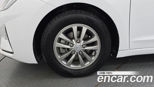 Hyundai AVANTE 2020 — photo 5