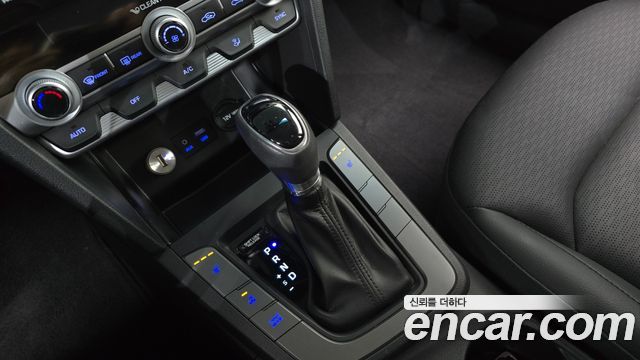 Hyundai AVANTE 2020 — photo 12