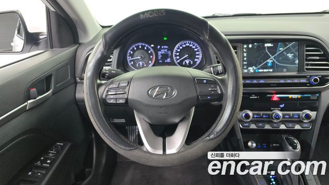 Hyundai AVANTE 2020 — photo 19