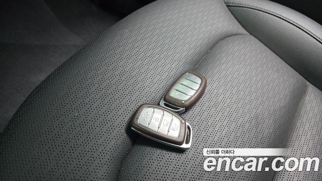 Hyundai AVANTE 2020 — photo 21