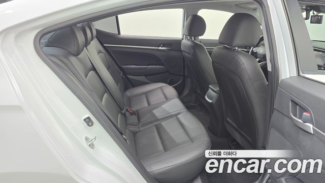 Hyundai AVANTE 2020 — photo 24
